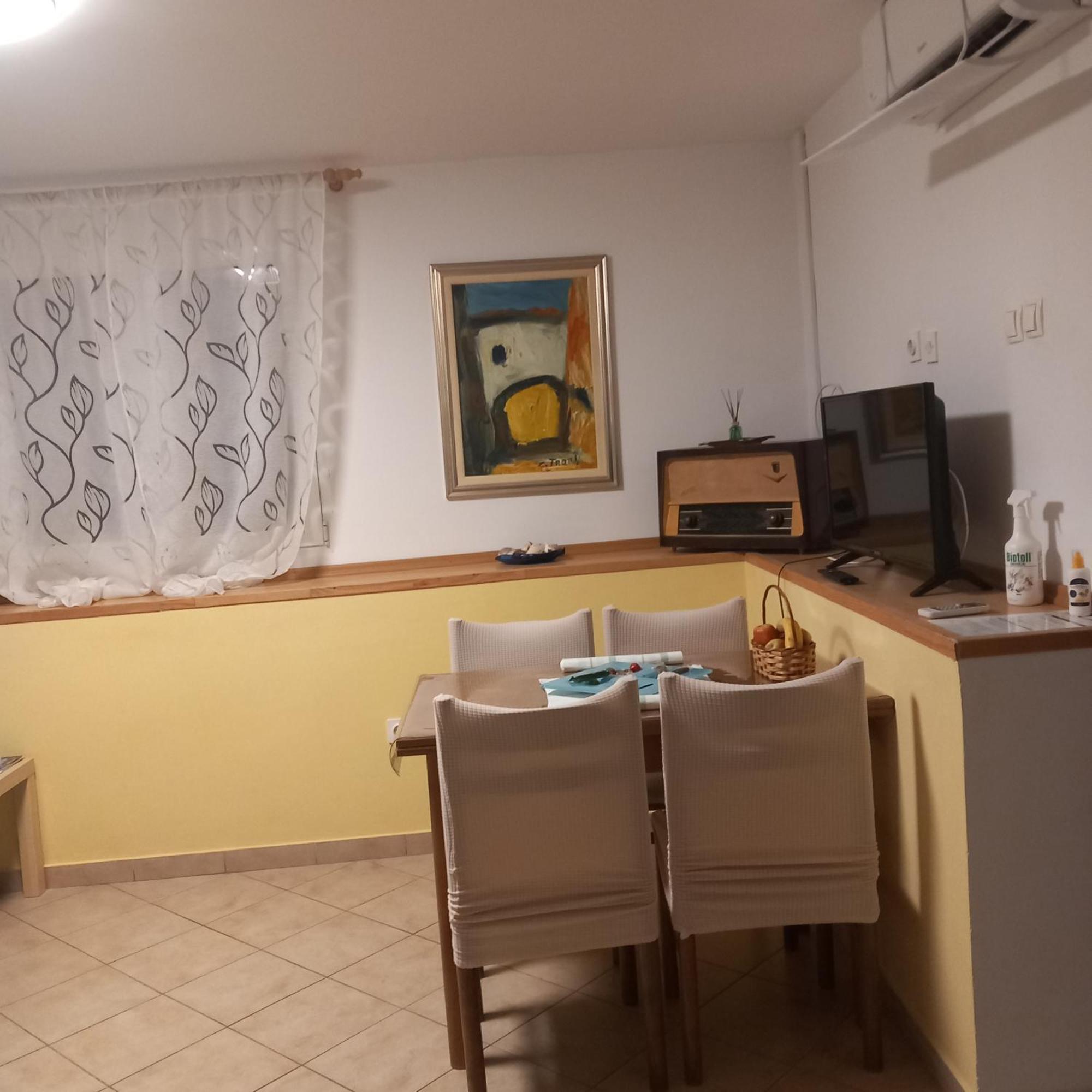 Apartmani Bozic-Omisalj Exterior photo