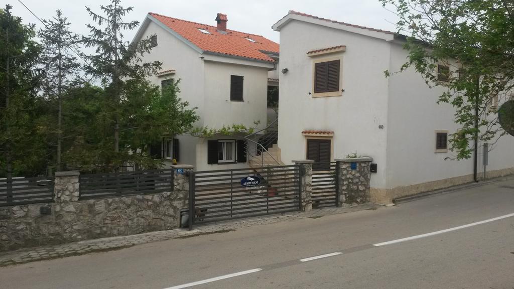 Apartmani Bozic-Omisalj Exterior photo